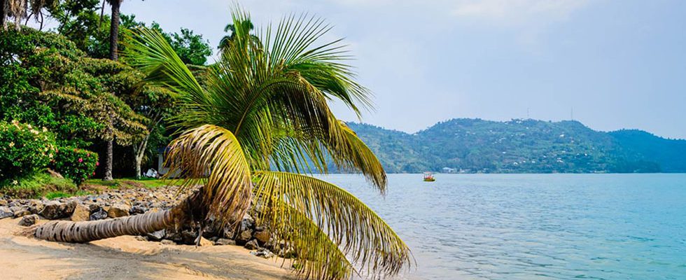 2 Days Lake Kivu Beach Safari